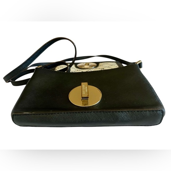 Kate Spade Chic Black Crossbody Bag with Strap and Compact Design - Picture 8 of 9